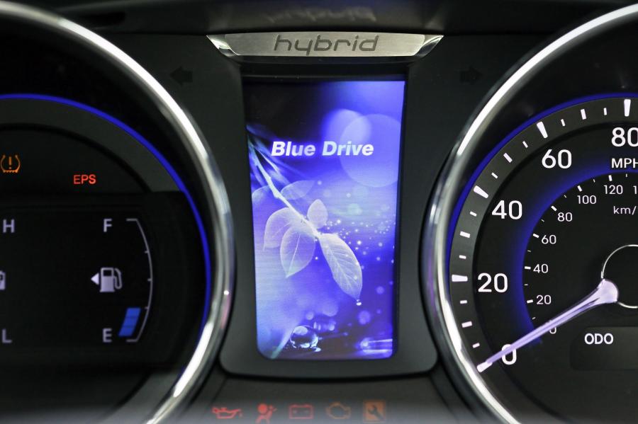  Hyundai Sonata Hybrid 2010 года  (фото 4 из 83)